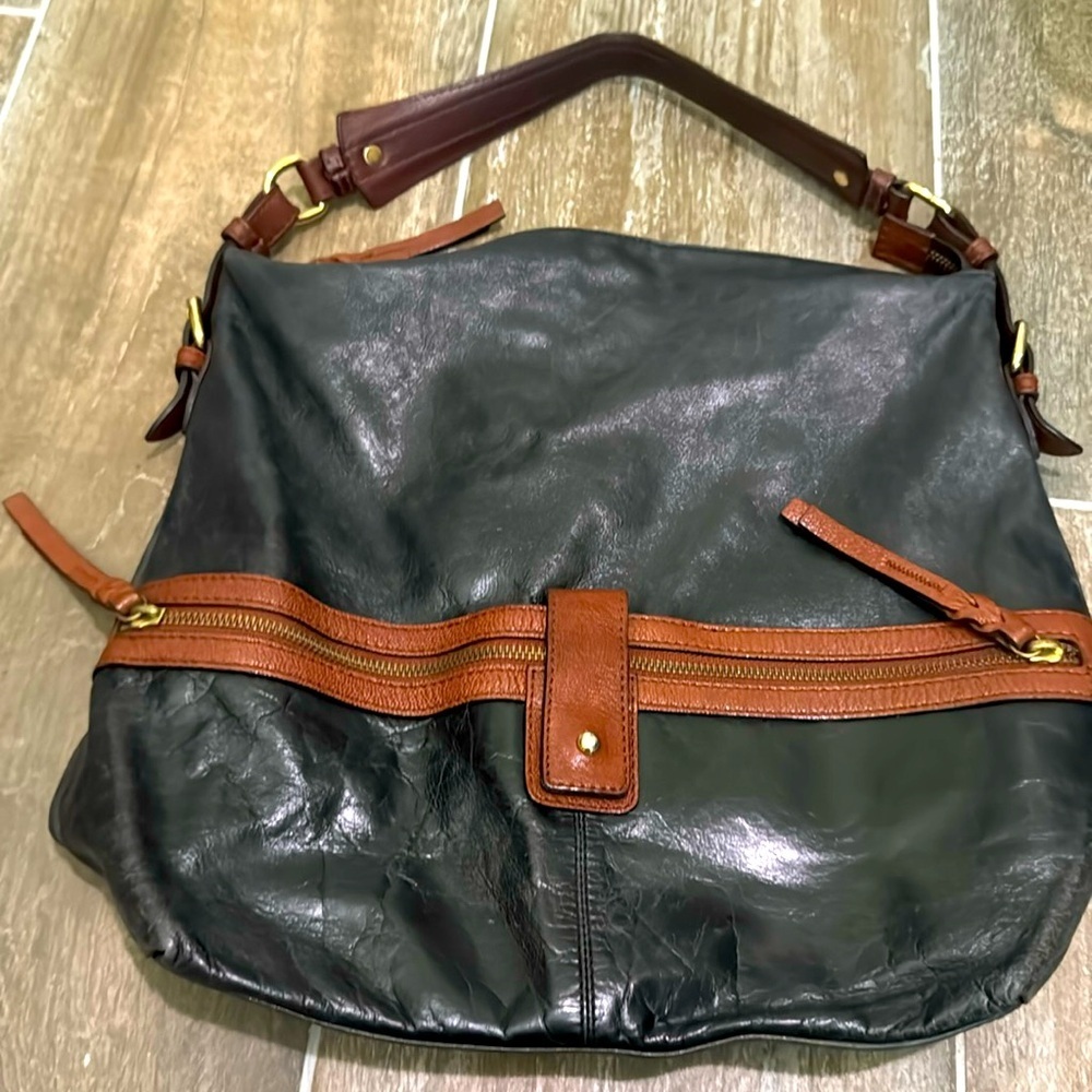 Tano bucket bag